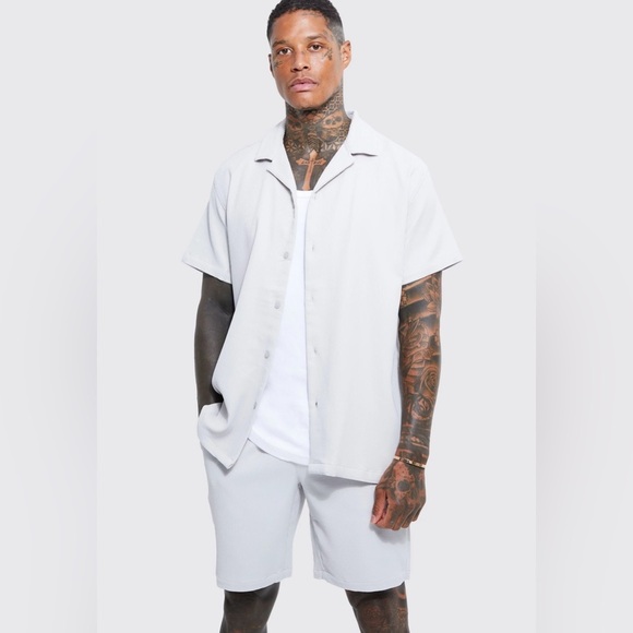 PLEATED SHORT‎ SLEEVE OVERSIZED SHIRT AND SHORT SET - Picture 1 of 5